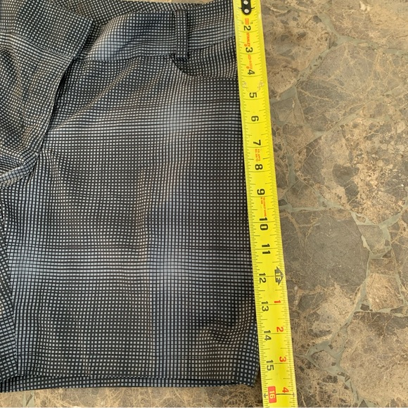 Adidas Golf Shorts Women’s Size 6 Plaid Black Gray Flat Front Pockets - Picture 7 of 9